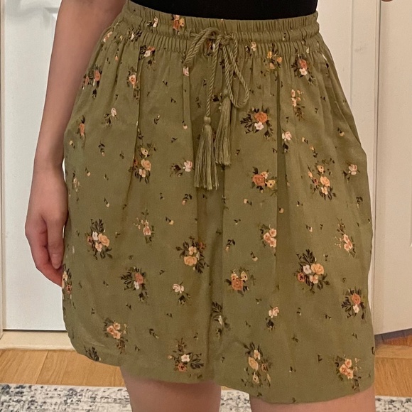 Pull&Bear Dresses & Skirts - Olive Floral Skirt
